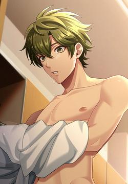 更衣室で着替える緑川